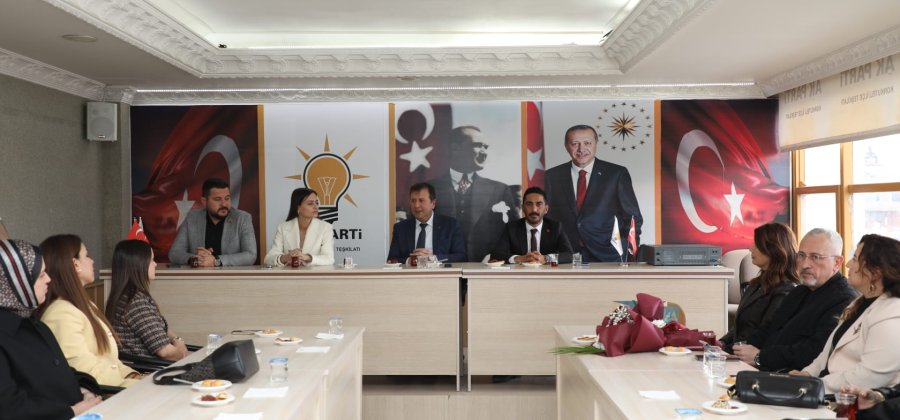 Korkuteli Belediye Başkanı Saniye Caran, AK Parti İlçe Başkanlığını Ziyaret Etti
