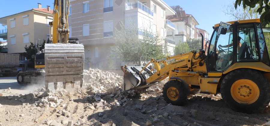 Korkuteli Belediyesi Sıcak Asfalt Çalışmalarına Başladı 