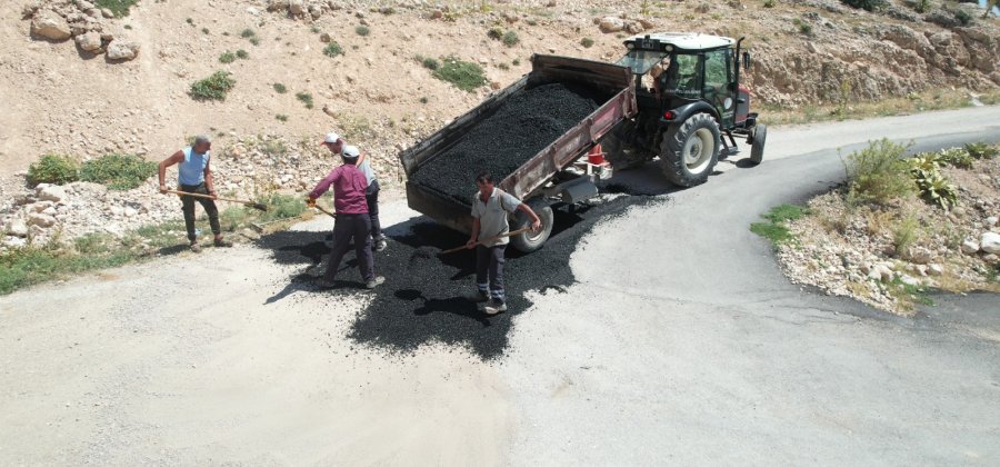 Korkuteli Belediyesi Yama Çalışmalarına Devam Ediyor