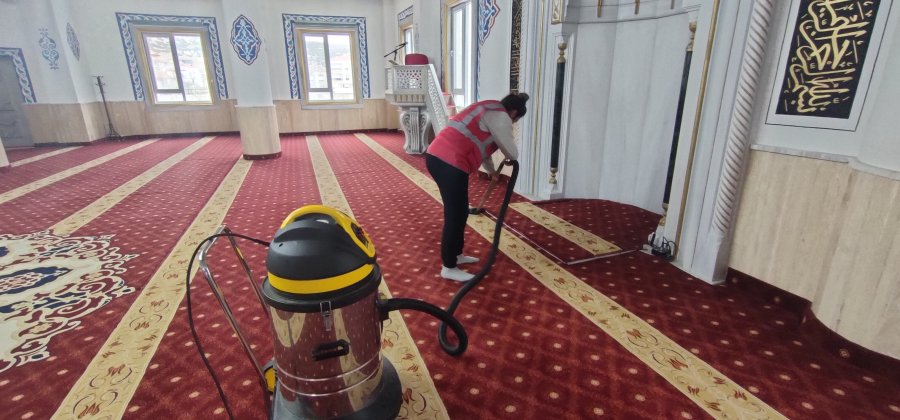 Korkuteli Belediyesi’nden Ramazan Öncesi Camilerde Temizlik Seferberliği