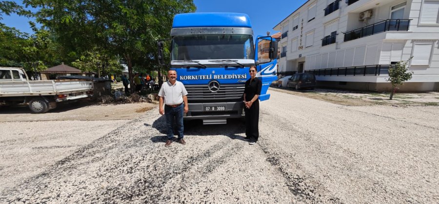 Yenimahalle’de Yıpranan Yol Kalıcı Asfaltla Yenilendi